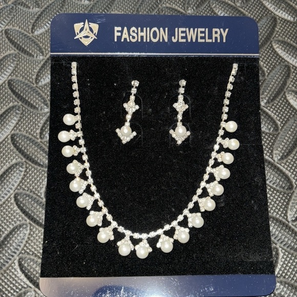 Fashion jewelry diamond and pearl earrings and necklace adjustable chain - Picture 2 of 5